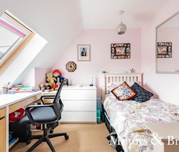 4 bedroom detached house to rent - Photo 4