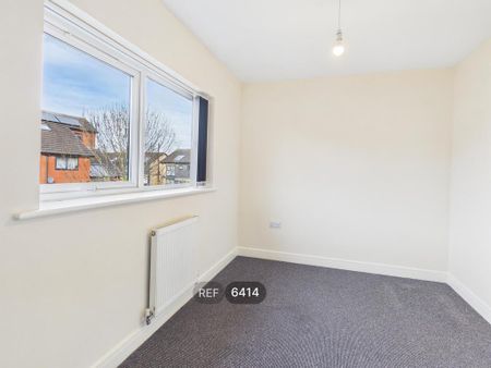 2 bedroom semi-detached house to rent - Photo 5