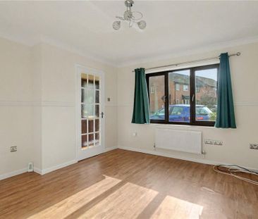 4 bedroom semi-detached house to rent - Photo 6