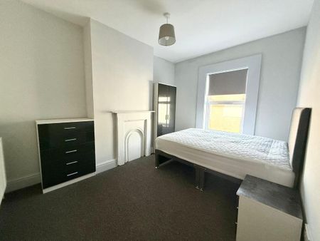 5 bedroom terraced house to rent - Photo 5