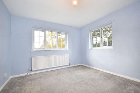 4 bedroom detached house to rent - Photo 3