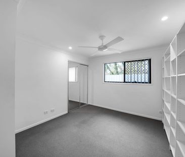 BEAUTIFULLY PRESENTED 3 BEDROOM TOWNHOUSE - Photo 3