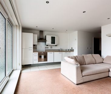 1 Bed Flat, Adriatic Apartments, E16 - Photo 3