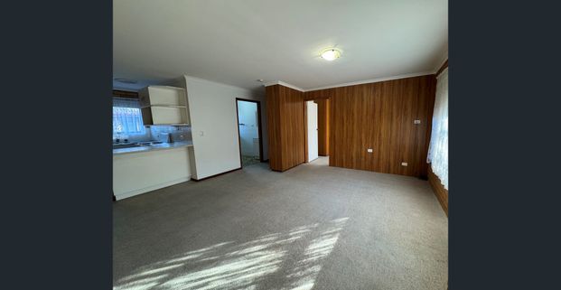 Quiet & Convenient Location - Photo 1