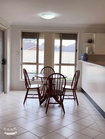Family Living - Photo 2