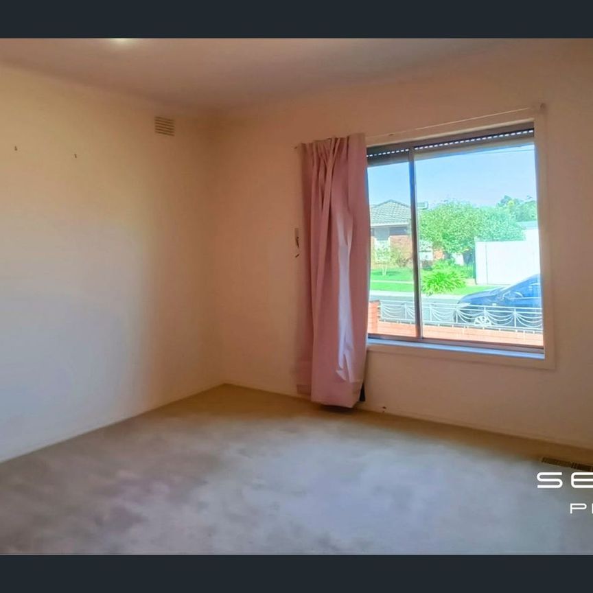 Spacious Family Living Near Schools, Shops & Transport - Photo 1