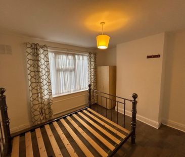 2 Bed Flat, Upper Park Road, N11 - Photo 2