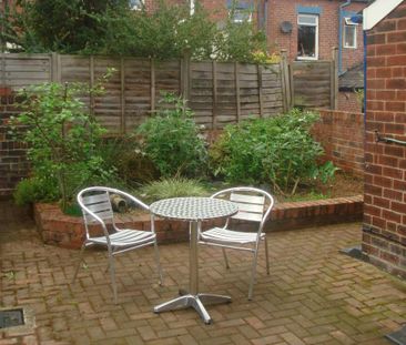 1 bedroom in a house share to rent - Photo 2