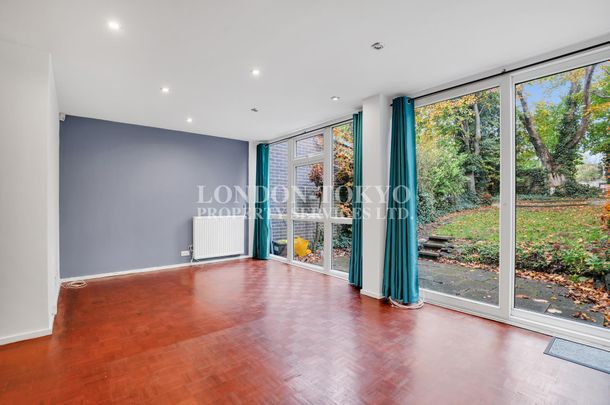 Ashbourne Close, N12, London - Photo 1