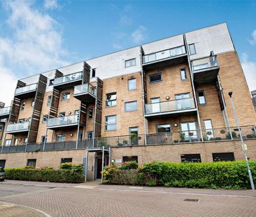 Two bedroom first floor apartment with allocated parking - Photo 5