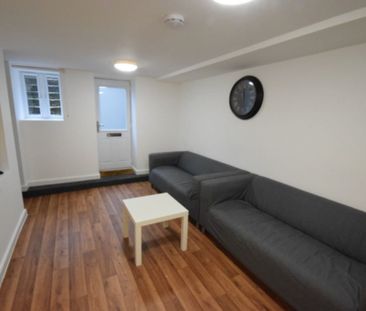 2 Bedroom Flat To Rent in Lansdowne - £1,170 pcm Tenancy Info - Photo 2