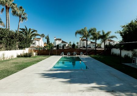 Detached Villa in Nueva Andalucía - Photo 3