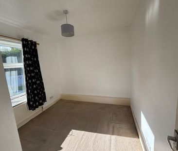 3 Bed Semi-Detached House, Butterthwaite Road, S5 - Photo 2