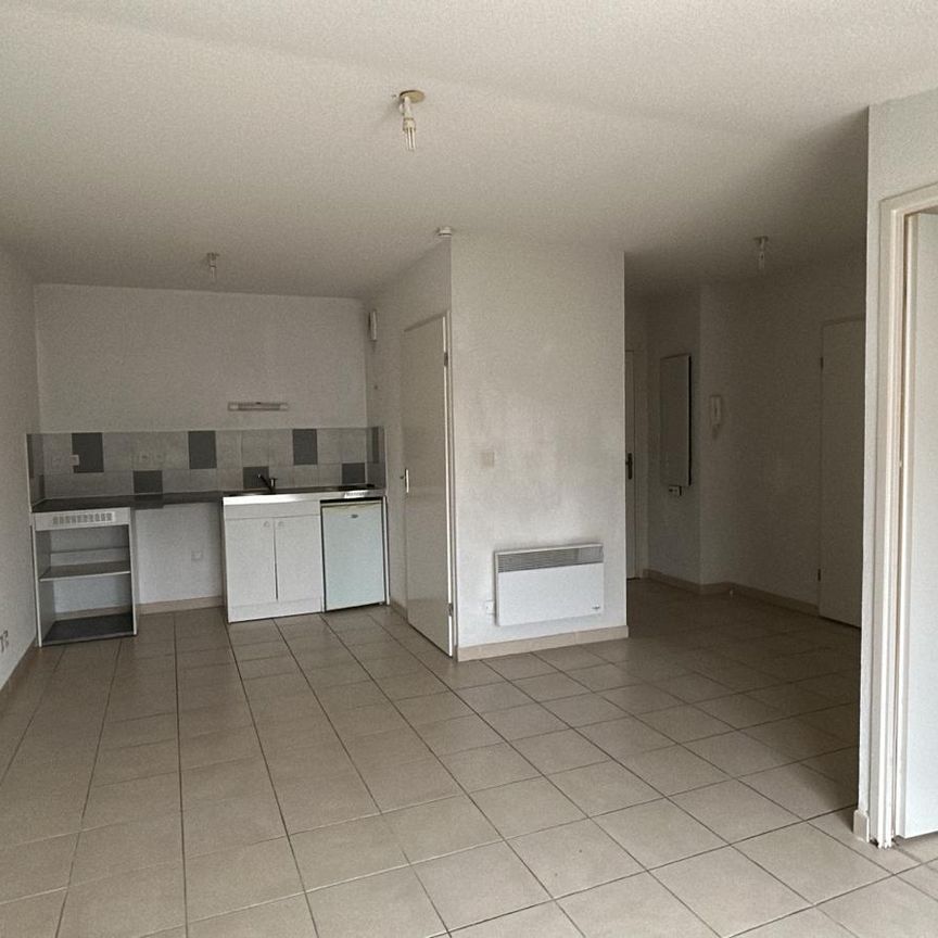 Location Appartement 3 pièces 49m² BAGNOLS SUR CEZE 30200 - Photo 1