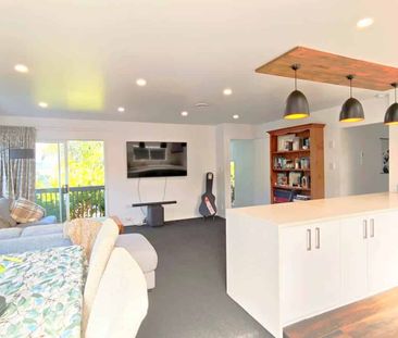 Family Home with Entertainment - Photo 1