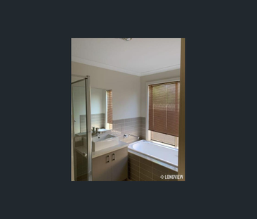 SPACIOUS FAMILY HOME IN A CONVENIENT LOCATION - Photo 3