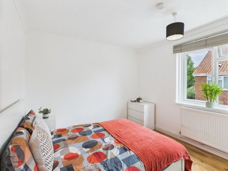 3 bedroom terraced house to rent - Photo 5
