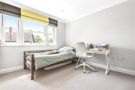 4 bedroom detached house to rent - Photo 2