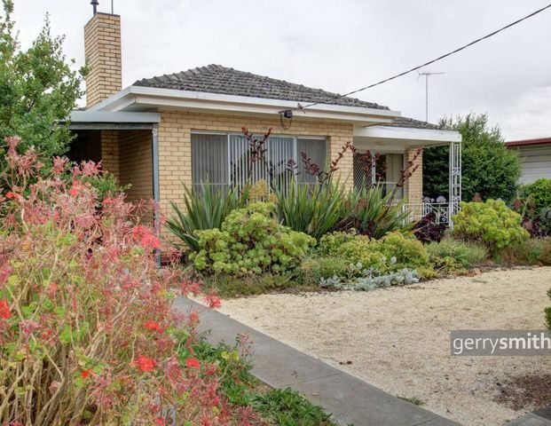 4 Bedroom home close to Hospital - Photo 1