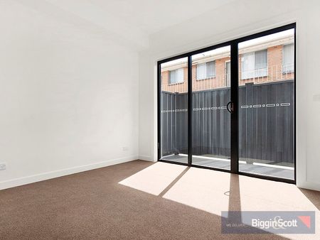 Modern two bedder! - Photo 3
