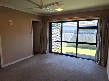 Discover comfort and convenience in this four-bedroom, two-bathroom home located on Bryce Street - just a short stroll from Cambridge’s town centre. - Photo 3