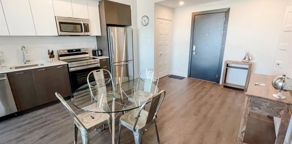 2 Bedroom - 11202 Cavendish Boulevard, Montréal - Photo 2