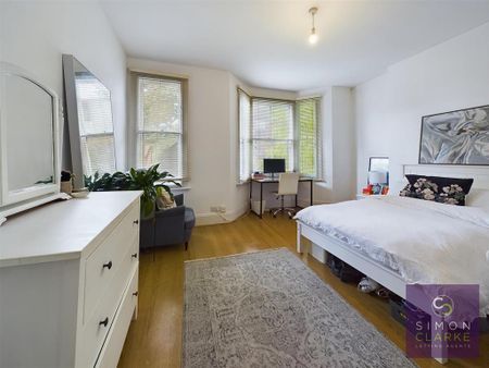 4 bedroom end of terrace house to rent - Photo 3