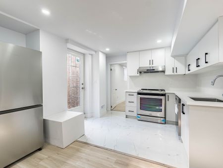 For Lease - 20 Penn Drive, Brampton, Ontario - Photo 3