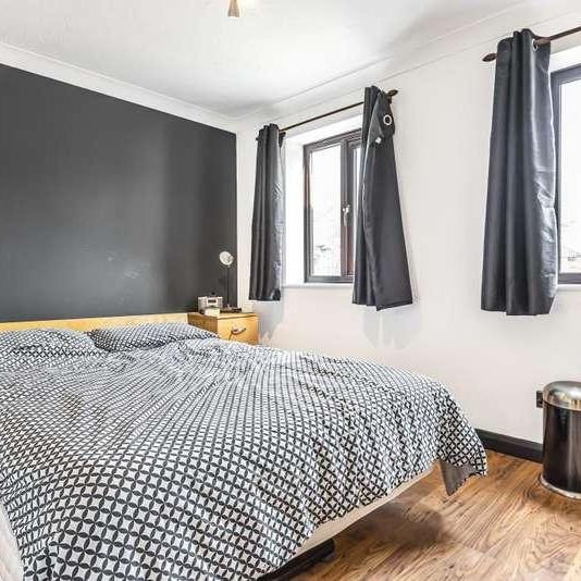 Reading, Berkshire, RG1 - Photo 1