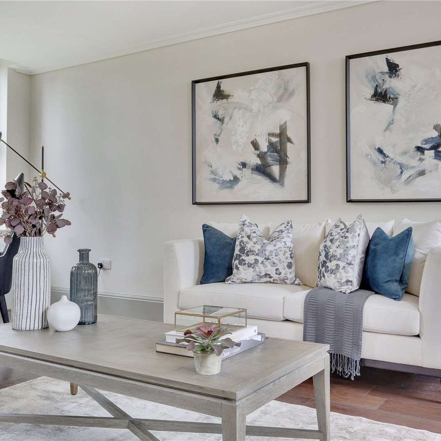 A contemporary 2 bedroom apartment with garden and allocated parking - Photo 1