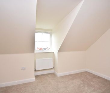 4 bedroom semi-detached house to rent - Photo 6