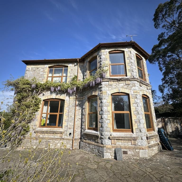 8 bedroom detached house to rent - Photo 1