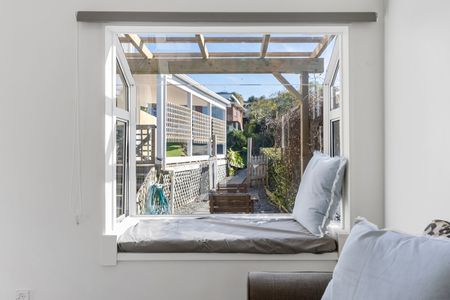 Cute and Central in Hillsborough. - Photo 5