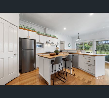 19 Marwarra Street, Ringwood East, Vic 3135 - Photo 5