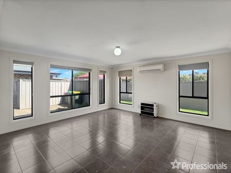 3/6 Yoogali Street, Glenfield Park NSW 2650 - Photo 5