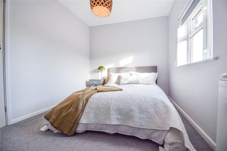 2 bedroom semi-detached house to rent - Photo 3