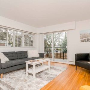 Kitsilano-Character-Private-BIG BALCONY-Wood floors-DISHWASHER -BRIGHT - Photo 2