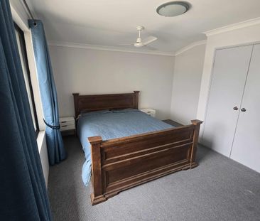 Jane Brook - Photo 4