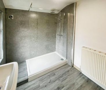 2 bedroom end of terrace house to rent - Photo 6