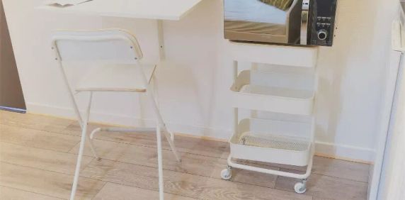 A LOUER STUDIO MEUBLE PROCHE DE LA GARE ST QUENTIN 02100 - Photo 2