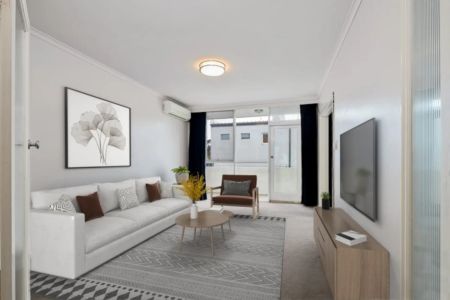 Space and Sunlight in the Perfect Location! - Photo 4