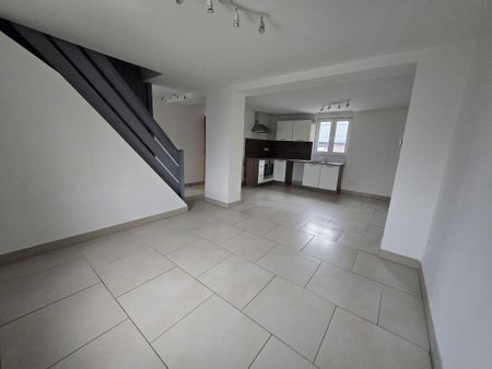 Location Appartement 65m² ST SAULVE 59880 - Photo 2