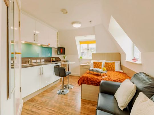 Top Floor Classic Studio - Photo 1