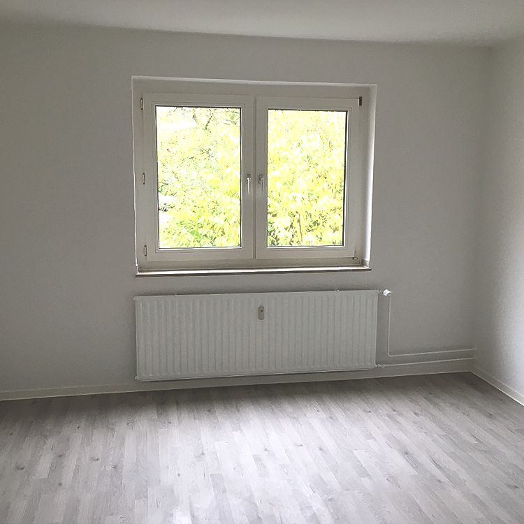 3 Zimmer in der 1 Etage mit Balkon zum Wohlfühlen - Foto 1