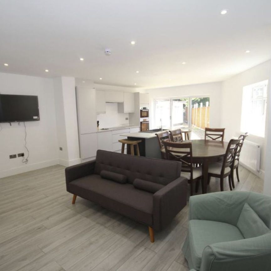 Horton Road, Colnbrook, SL3 - Photo 1