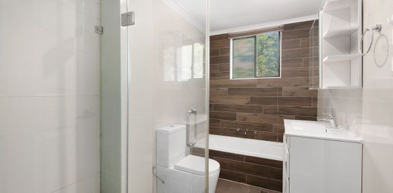Spacious Two Bedroom Apartment with Wrap-Around Balcony - Photo 2