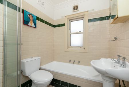 2/12 Hawthorne Parade, Haberfield NSW 2045 - House For Rent | Domain - Photo 2