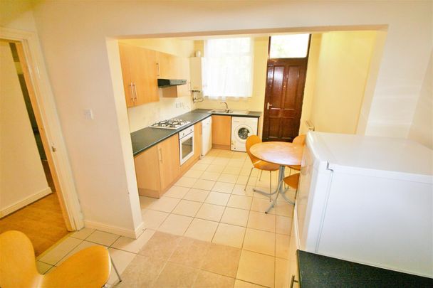 North Hill Road, Hyde Park, LS6 2EN, Leeds - Photo 1