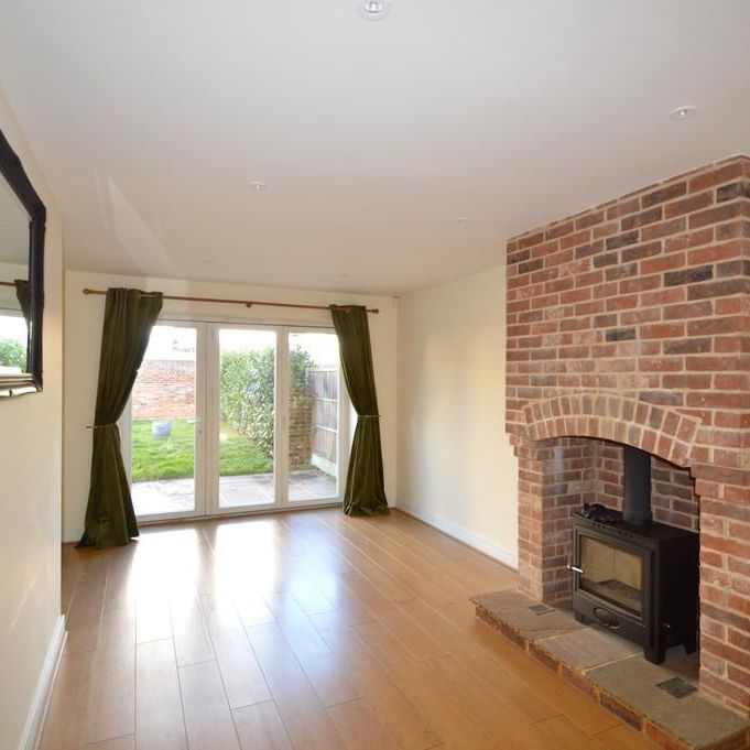 3 bedroom semi-detached house to rent - Photo 1