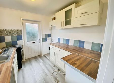 2 bedroom detached bungalow to rent - Photo 5